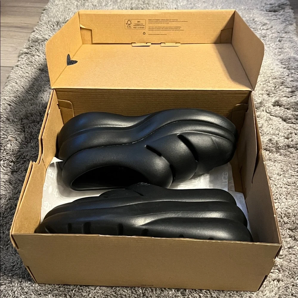 UGG Black Puffer Slide Sandals/sports clogs - Picture 13 of 13